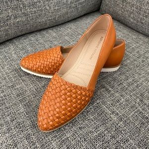 NWOT Adrienne Vittadini Lexie loafers + FREE gift